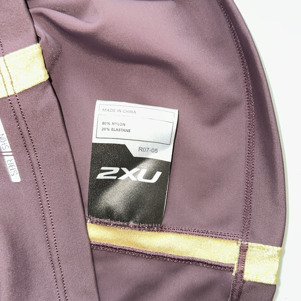 NWT 2XU wine and gold Performance Tank Size Small. - Picture 13 of 14